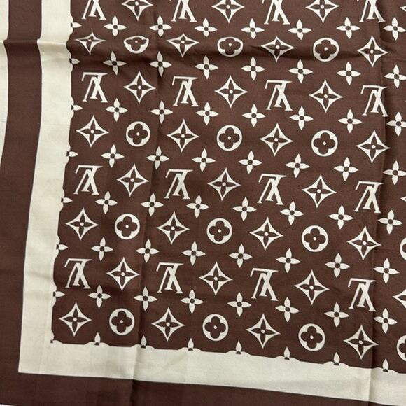 Louis Vuitton Monogram Brown and Cream Silk Scarf - Picture 3 of 10